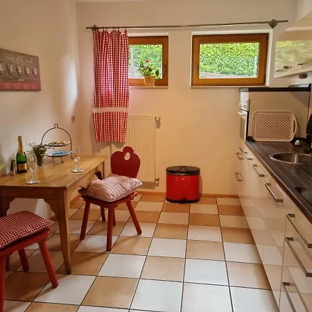 Haus Holzfaller Appartement *